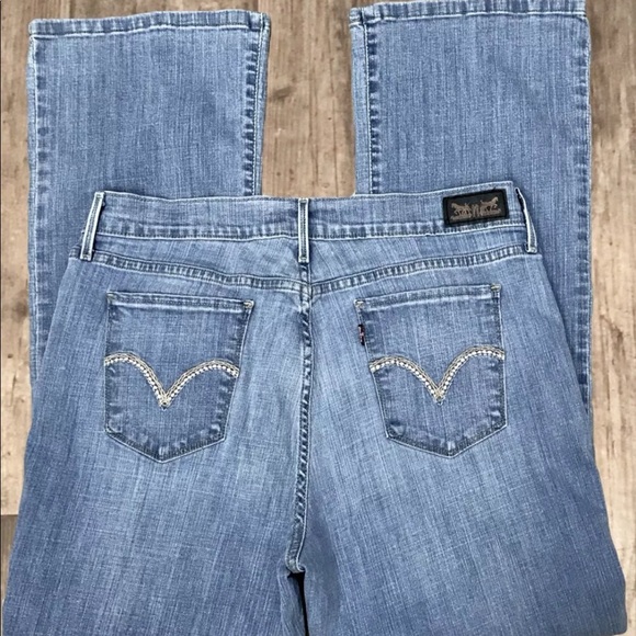 Women's Levi's 515 31/30 Light wash jeans - Picture 3 of 5